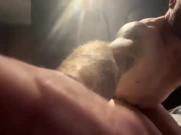 bizzy_in_bed mega cam
