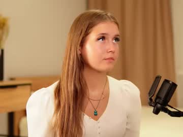 elvinagallamore mega cam