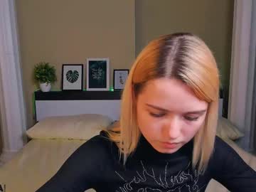 monica_style01 mega cam