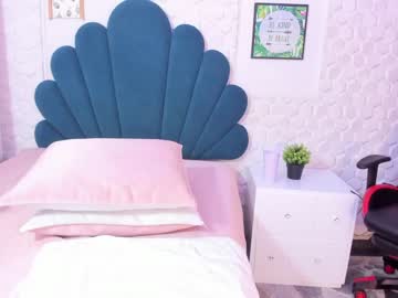 zoee_cute mega cam