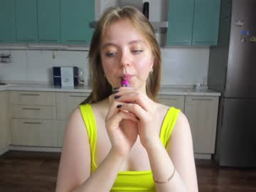 1_girl_ mega cam